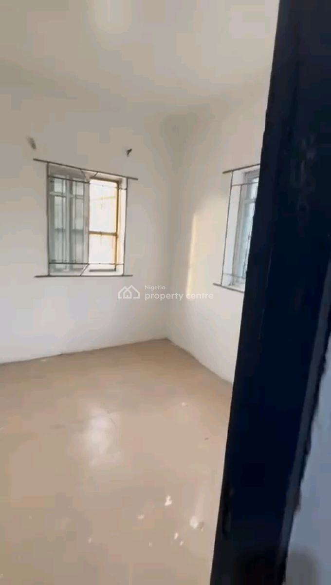 Mini Flat (up Floor), Ladilak, Shomolu, Lagos, Mini Flat (room and Parlour) for Rent