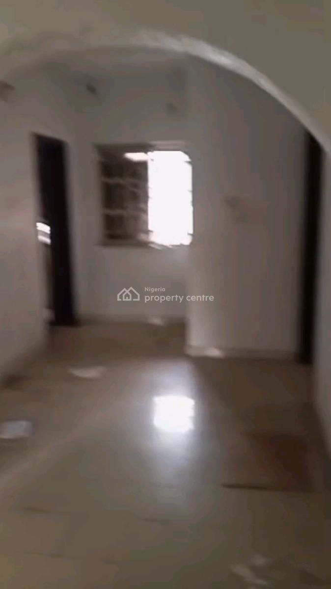 Decent 3 Bedroom Up Flat, 3 Toilets, 2 Bathrooms, 2 Rooms Ensuite, Bakare Dawodu, Ifako, Gbagada, Lagos, Flat / Apartment for Rent