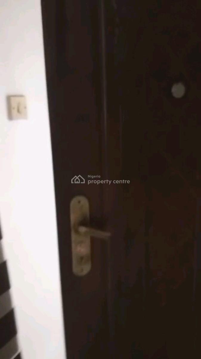 Decent 3 Bedroom Up Flat, 3 Toilets, 2 Bathrooms, 2 Rooms Ensuite, Bakare Dawodu, Ifako, Gbagada, Lagos, Flat / Apartment for Rent