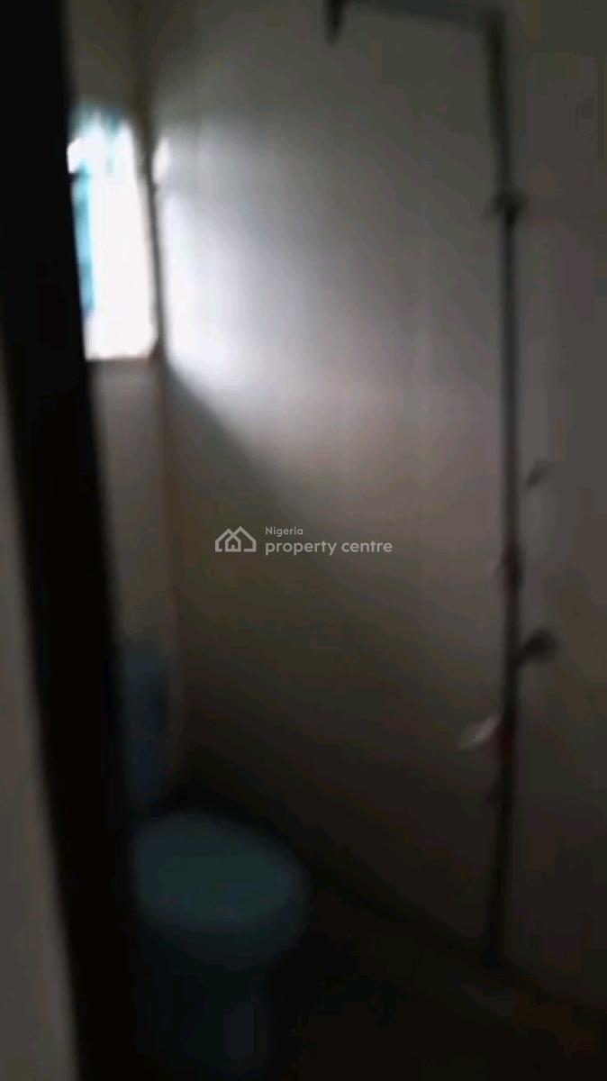 Decent 3 Bedroom Up Flat, 3 Toilets 2 Bathroom, 2 Rooms Ensuite, Bakare Dawodu, Ifako, Gbagada, Lagos, Flat / Apartment for Rent