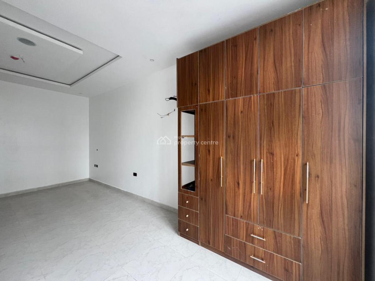 Spacious and Luxury 2 Bedrooms with Bq, Lekki Phase 1, Lekki, Lagos, Flat / Apartment for Sale