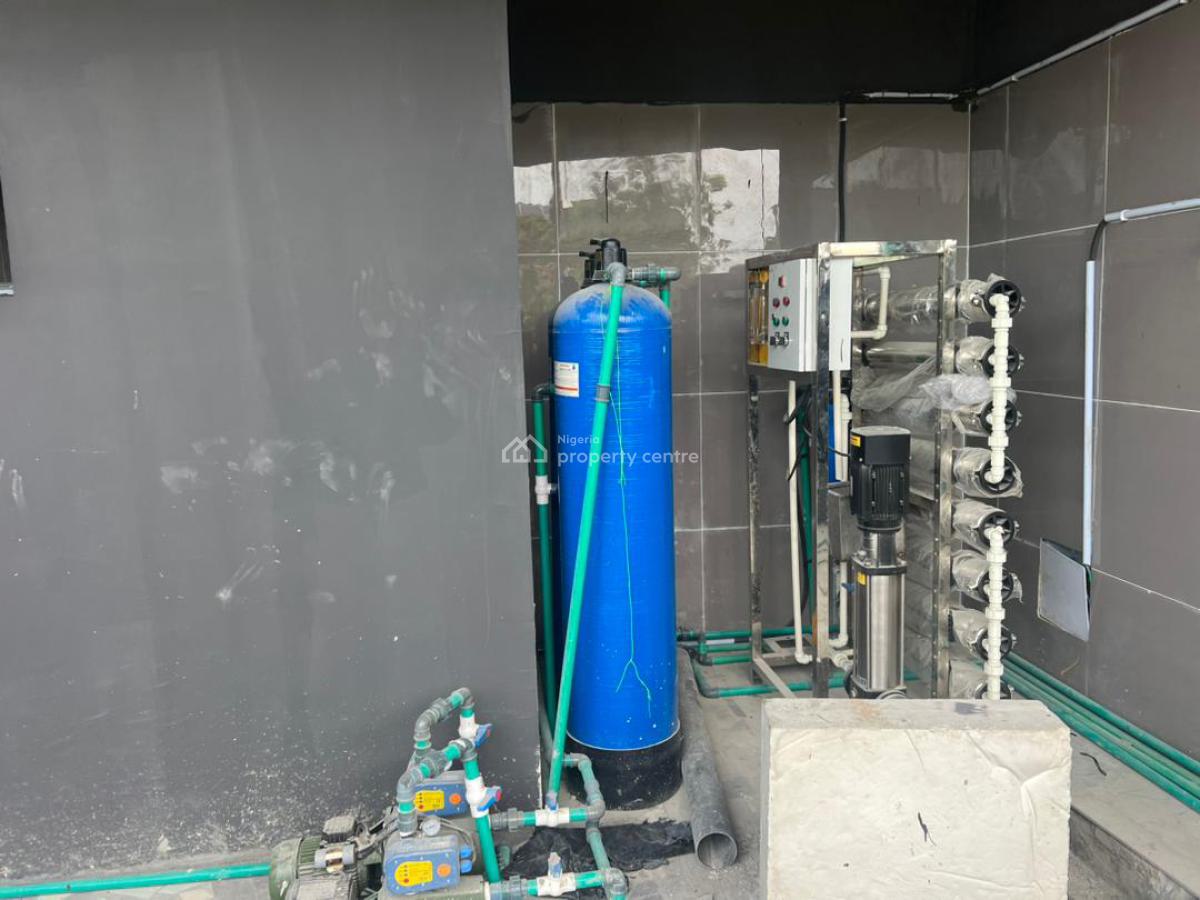 Spacious and Luxury 2 Bedrooms with Bq, Lekki Phase 1, Lekki, Lagos, Flat / Apartment for Sale