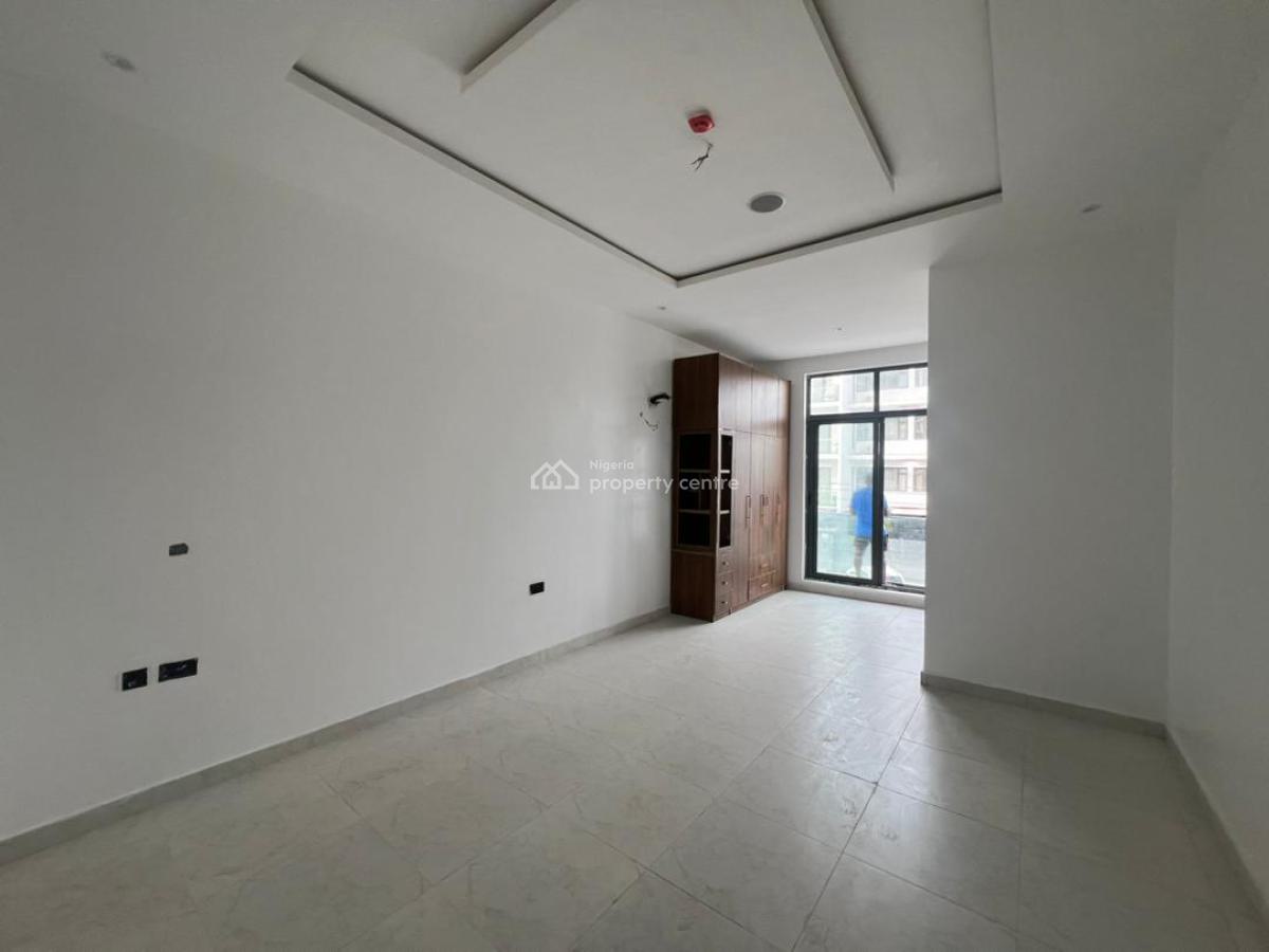 Spacious and Luxury 2 Bedrooms with Bq, Lekki Phase 1, Lekki, Lagos, Flat / Apartment for Sale