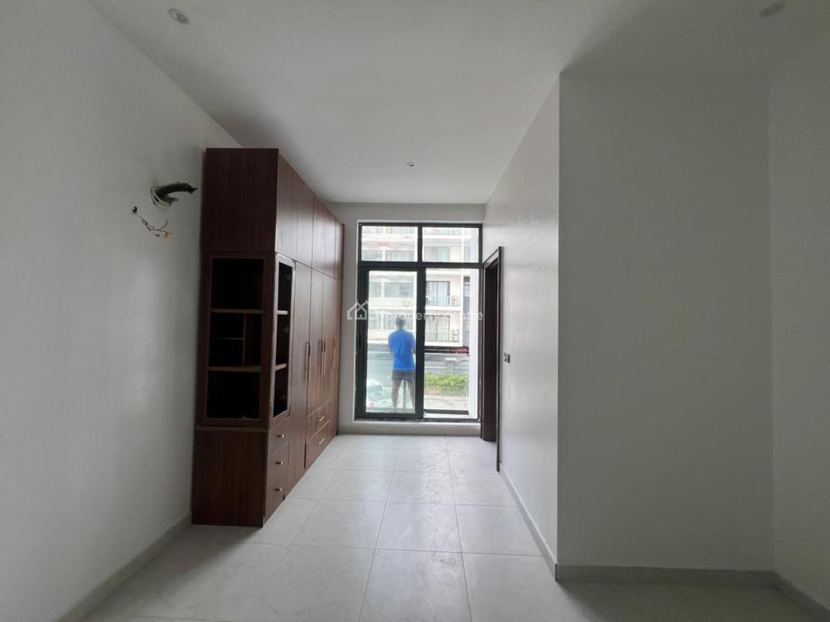 Spacious and Luxury 2 Bedrooms with Bq, Lekki Phase 1, Lekki, Lagos, Flat / Apartment for Sale