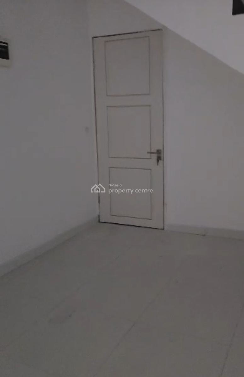 Fully Serviced Well  Finished 4 Bedroom Maisonette with 2 Sitting Room, Ologolo, Lekki, Lagos, House for Sale