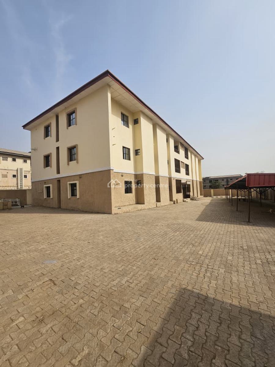 Spacious 3-bedroom + 1-room Bq, Katampe (main), Katampe, Abuja, Flat / Apartment for Rent