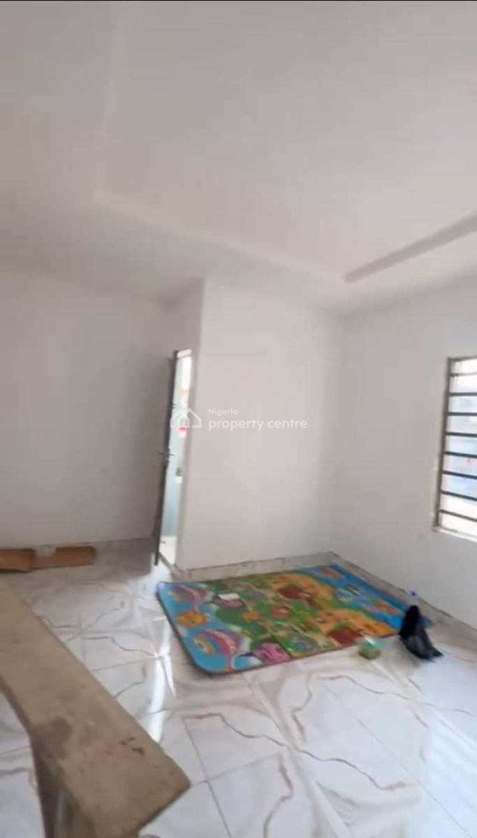 Lovely 2 Bedroom Flat, Apata Street, Shomolu, Lagos, Flat / Apartment for Rent