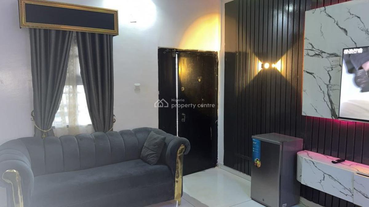 Luxury Service Apartments, 11b, Oremerin Close, Saint Mary Bus-stop, Governors Road, Ikotun, Lagos, Flat / Apartment Short Let