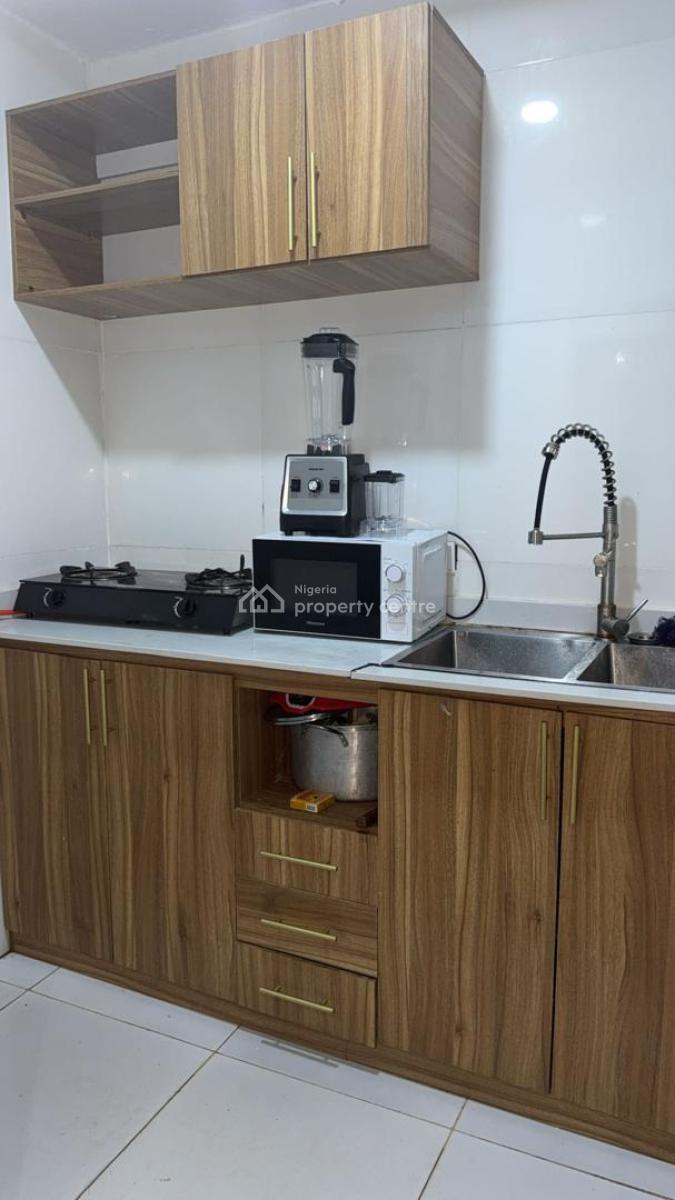 Luxury Service Apartments, 11b, Oremerin Close, Saint Mary Bus-stop, Governors Road, Ikotun, Lagos, Flat / Apartment Short Let