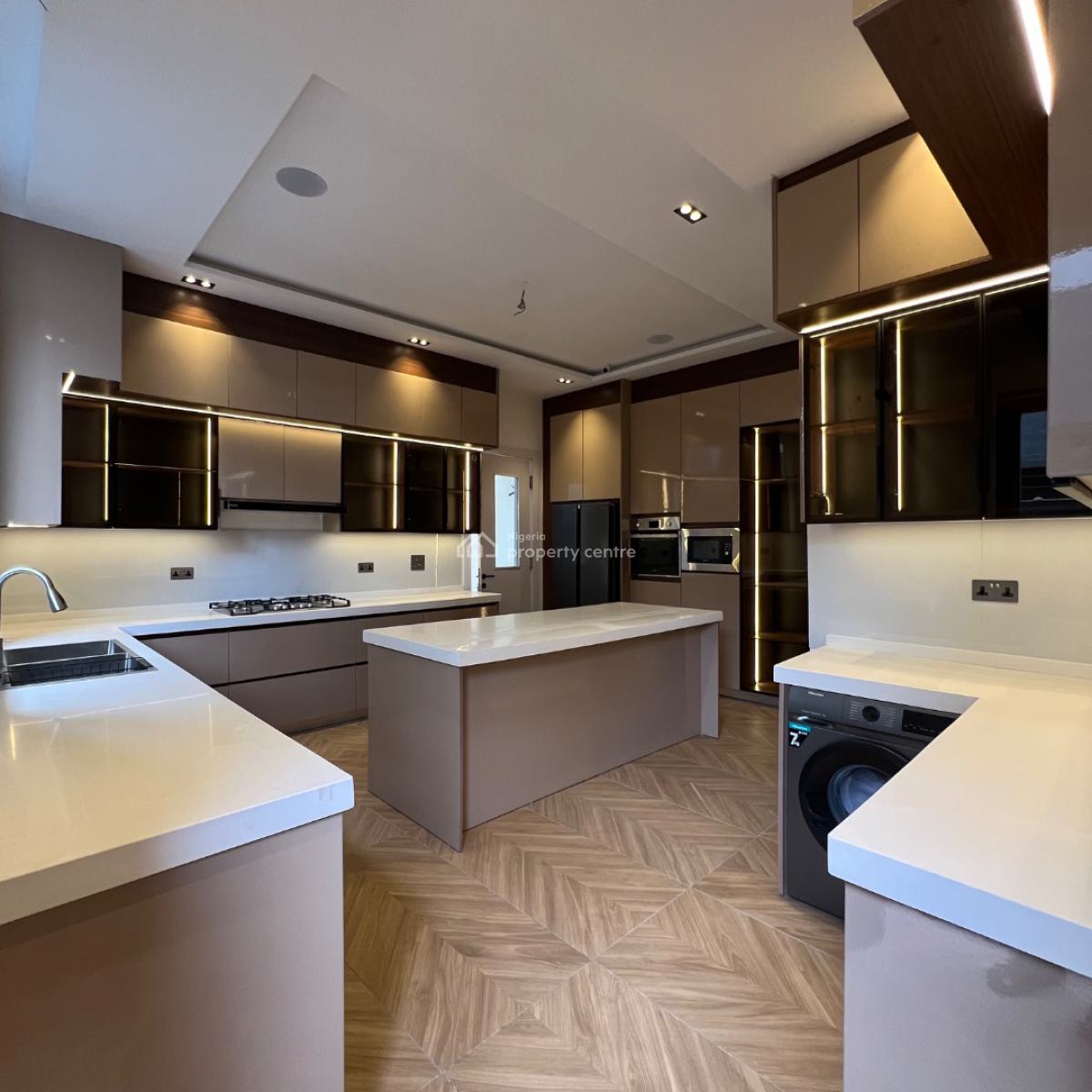 5 Bedroom with 2bq, Lekki Phase 1, Lekki, Lagos, Detached Duplex for Sale