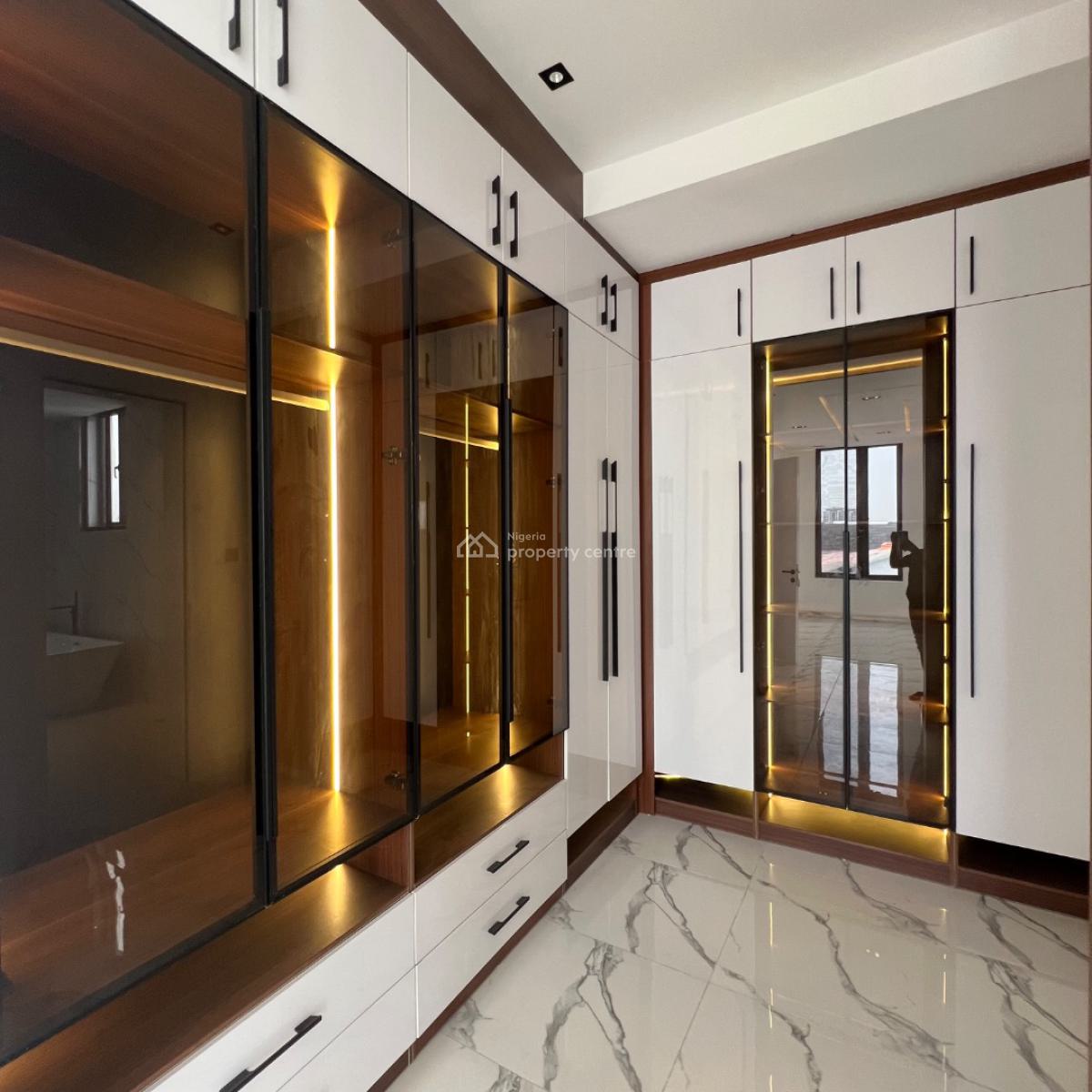 5 Bedroom with 2bq, Lekki Phase 1, Lekki, Lagos, Detached Duplex for Sale