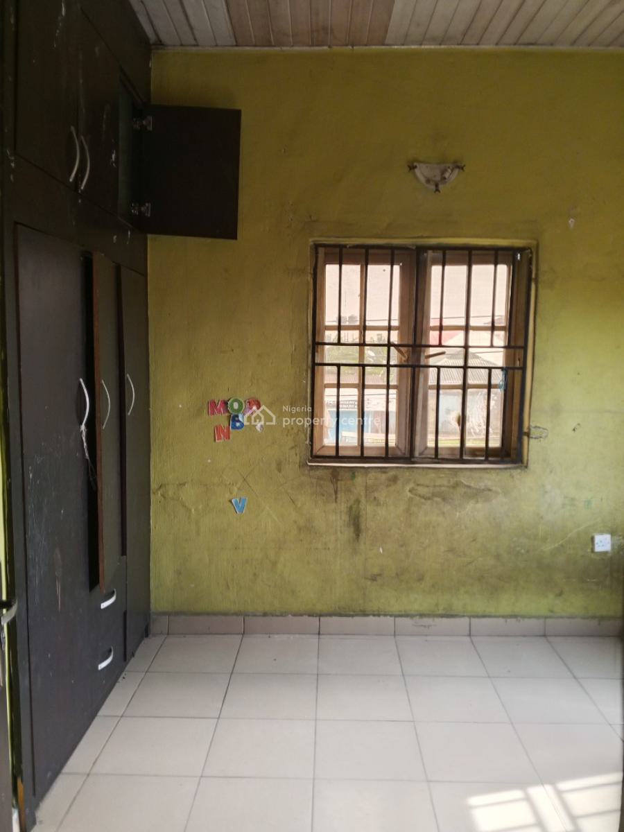 a Standard 3 Bedroom Flat with Pvc Ceiling, Oro-igwe Road, Elimbu, Port Harcourt, Rivers, Flat / Apartment for Rent