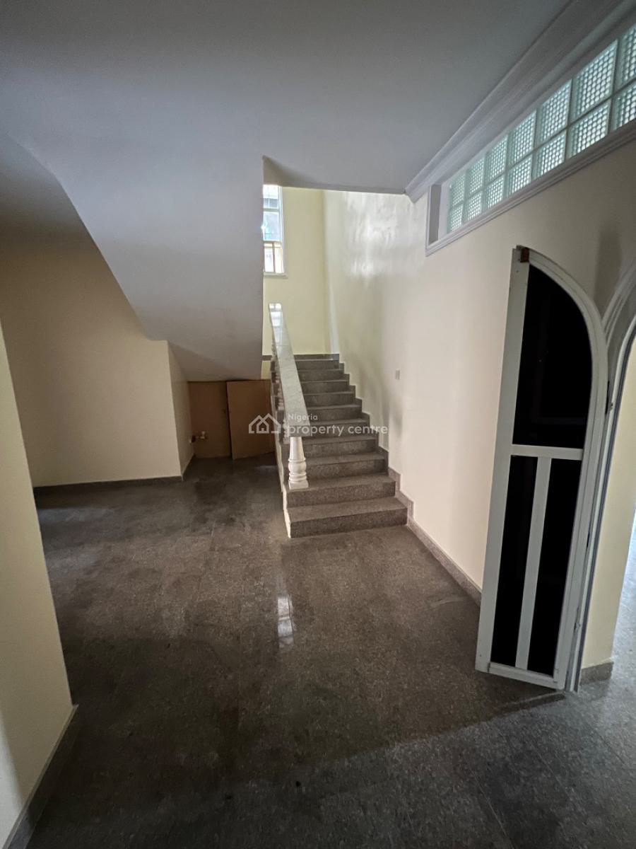 Clean 5-bedroom Duplex in a Secure, Gated Estate, Remi Olowude Way, Lekki Phase 1, Lekki, Lagos, Flat / Apartment for Rent