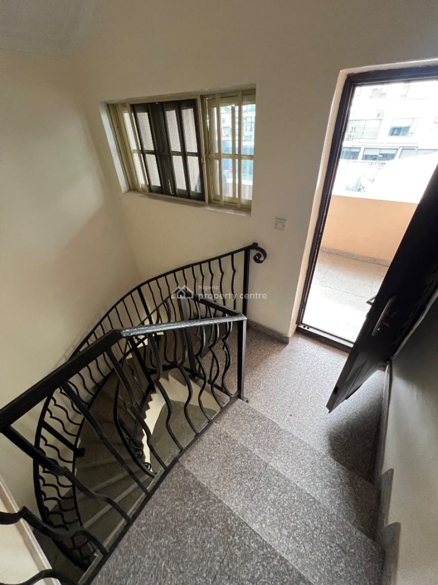 Clean 5-bedroom Duplex in a Secure, Gated Estate, Remi Olowude Way, Lekki Phase 1, Lekki, Lagos, Flat / Apartment for Rent