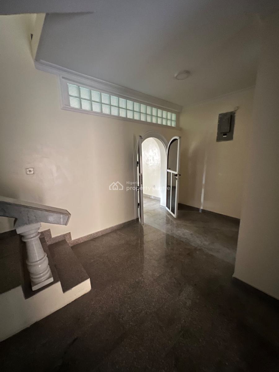 Clean 5-bedroom Duplex in a Secure, Gated Estate, Remi Olowude Way, Lekki Phase 1, Lekki, Lagos, Flat / Apartment for Rent