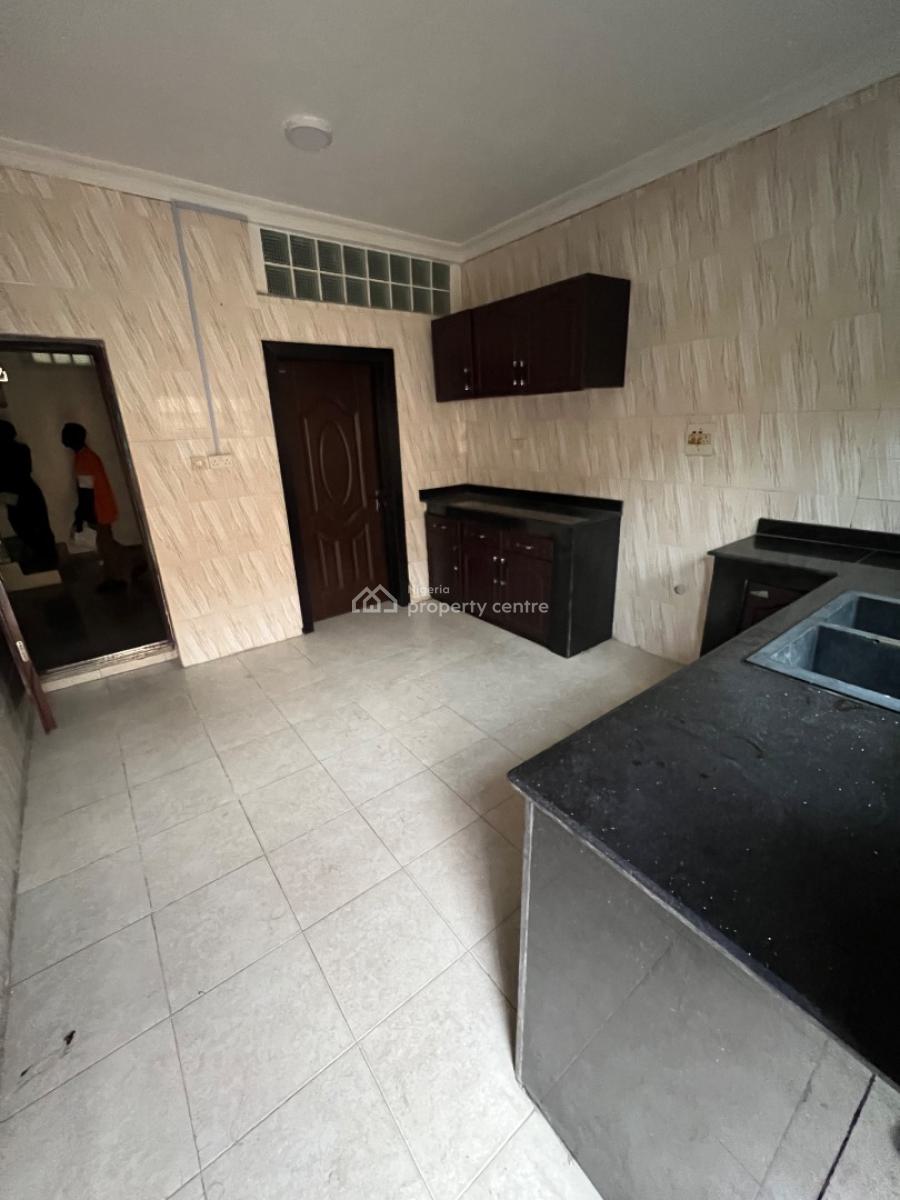 Clean 5-bedroom Duplex in a Secure, Gated Estate, Remi Olowude Way, Lekki Phase 1, Lekki, Lagos, Flat / Apartment for Rent