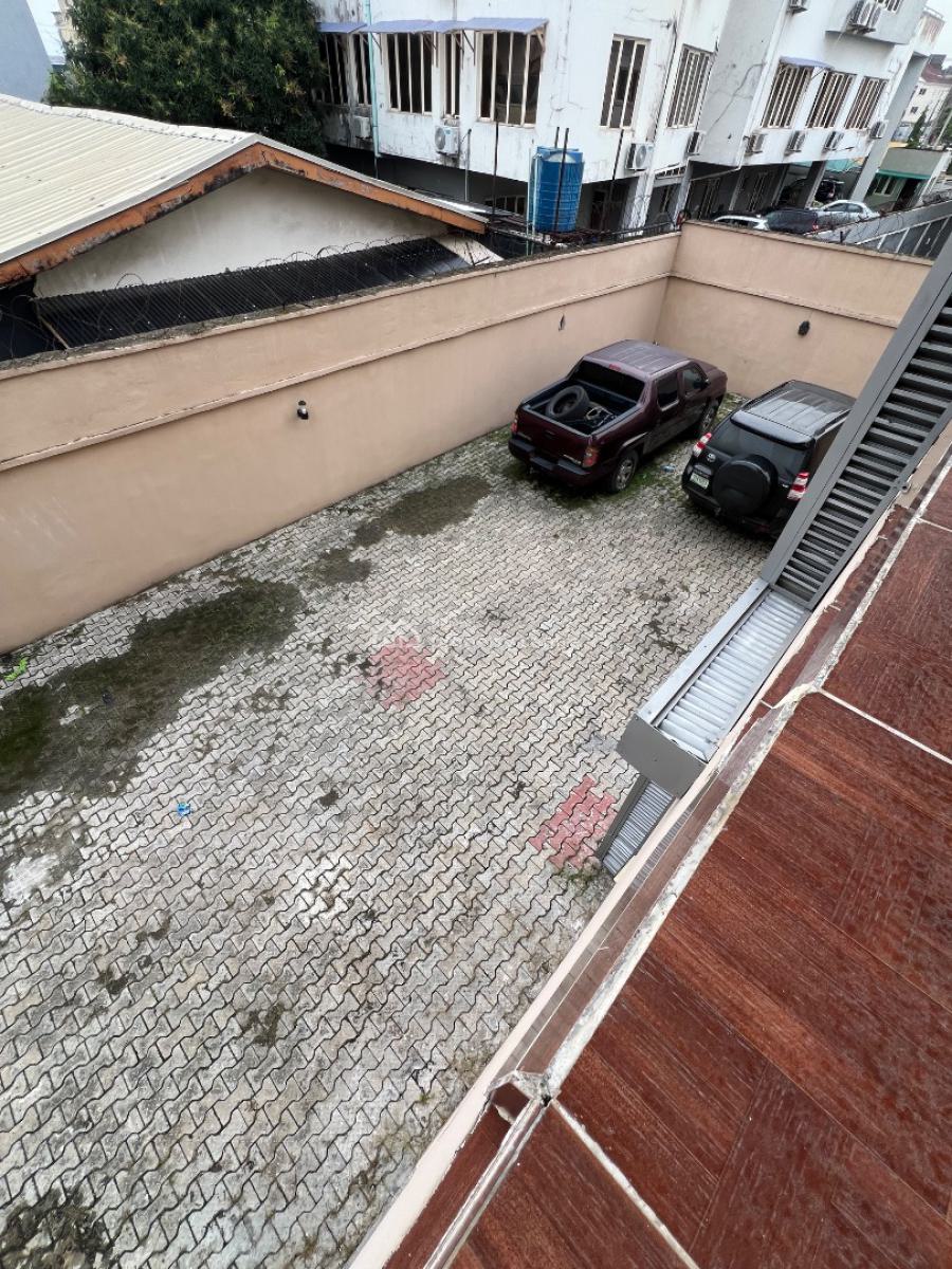 Clean 5-bedroom Duplex in a Secure, Gated Estate, Remi Olowude Way, Lekki Phase 1, Lekki, Lagos, Flat / Apartment for Rent