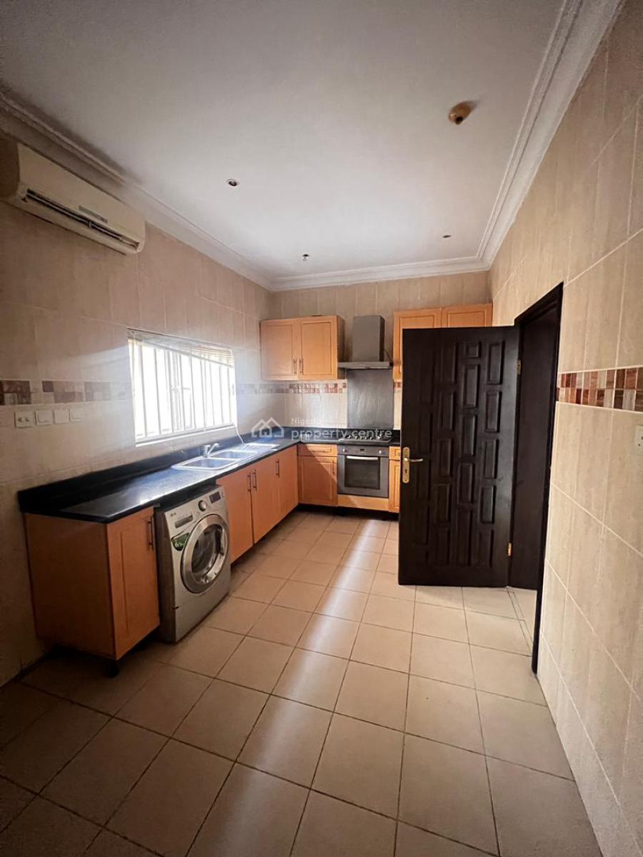 Exquisite 3 Bedroom Apartment, Lekki Phase 1, Lekki, Lagos, Flat / Apartment for Rent