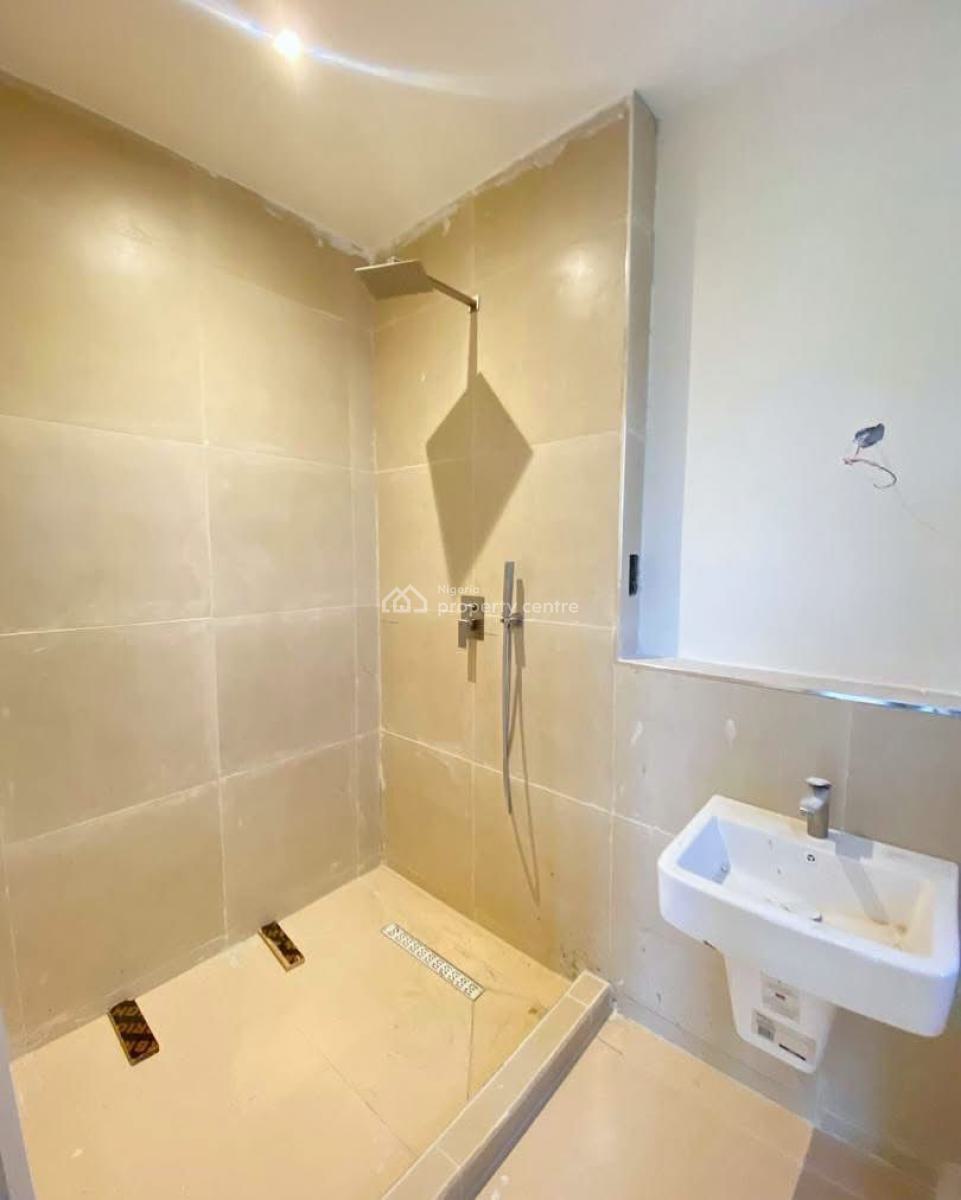 Neatly Built 2 Bedroom Apartment with Elevator, Victoria Island (vi), Lagos, Flat / Apartment for Sale