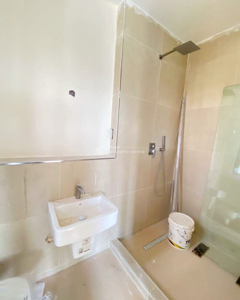 Neatly Built 2 Bedroom Apartment with Elevator, Victoria Island (vi), Lagos, Flat / Apartment for Sale