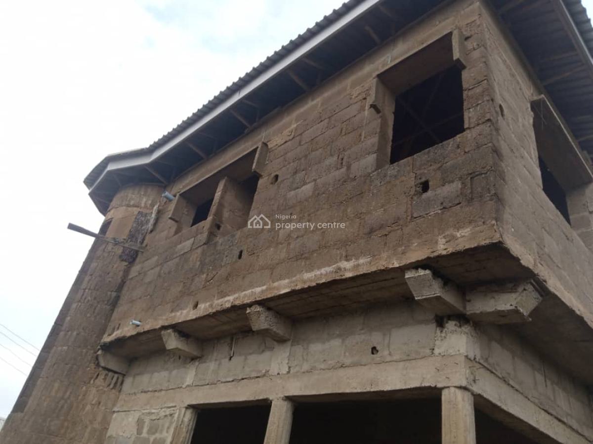 4-bedroom Duplex with a 2-room Self Contain Bq, Mercy Rock, Idi Orogbo, Akobo, Ibadan, Oyo, Detached Duplex for Sale