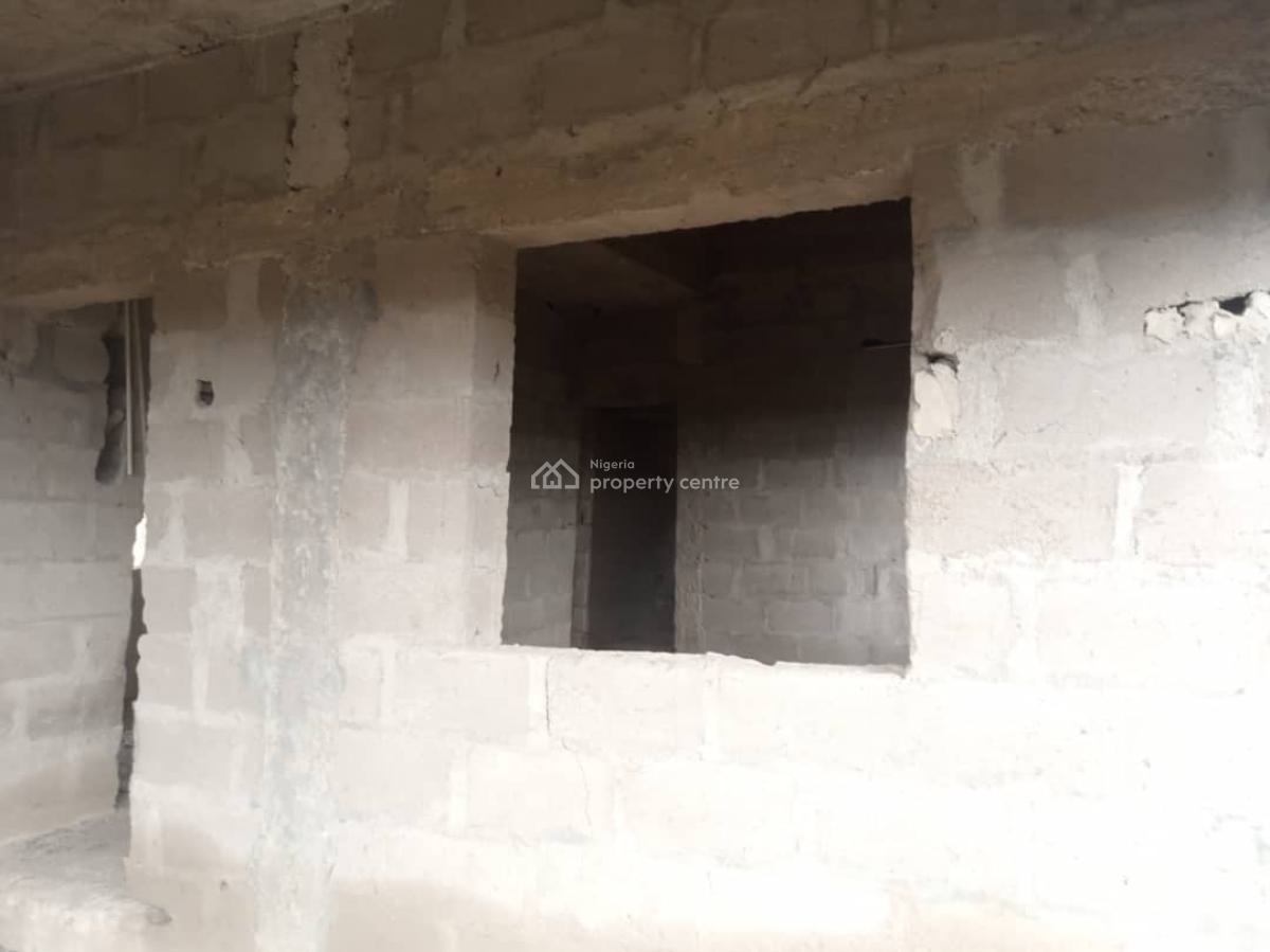 4-bedroom Duplex with a 2-room Self Contain Bq, Mercy Rock, Idi Orogbo, Akobo, Ibadan, Oyo, Detached Duplex for Sale