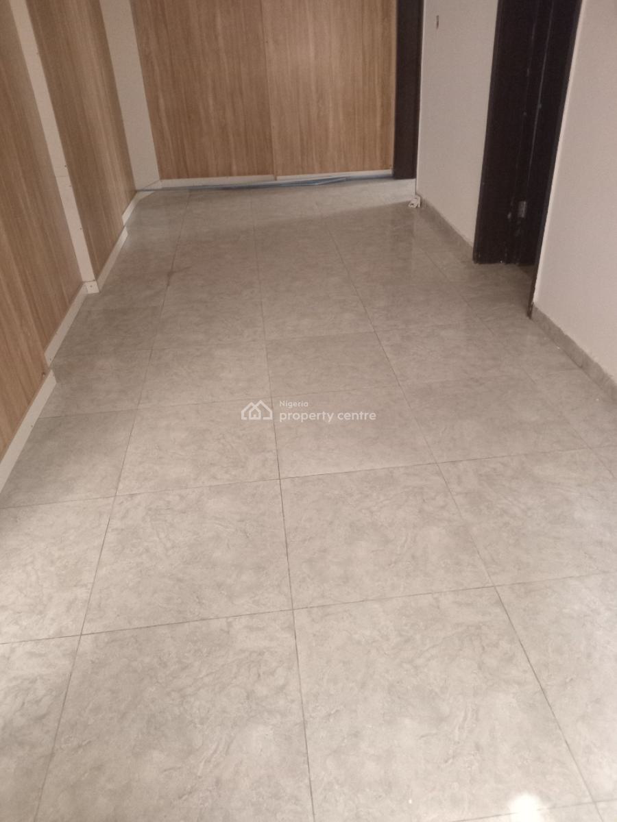 a Luxurious Standard Shop, Chevron Drive, Lekki, Lagos, Shop for Rent