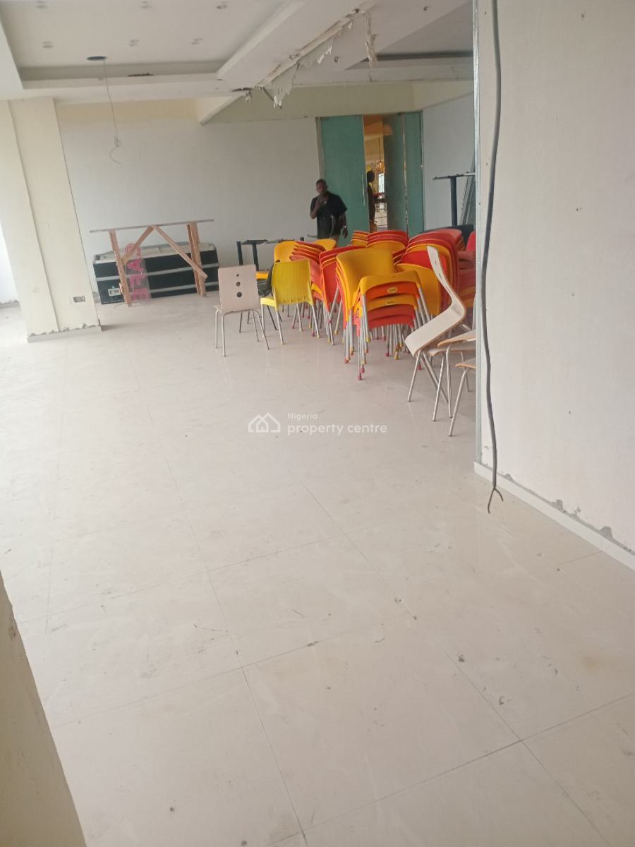 a Luxurious Standard Shop and Office Space, Chevron Drive, Lekki, Lagos, Shop for Rent