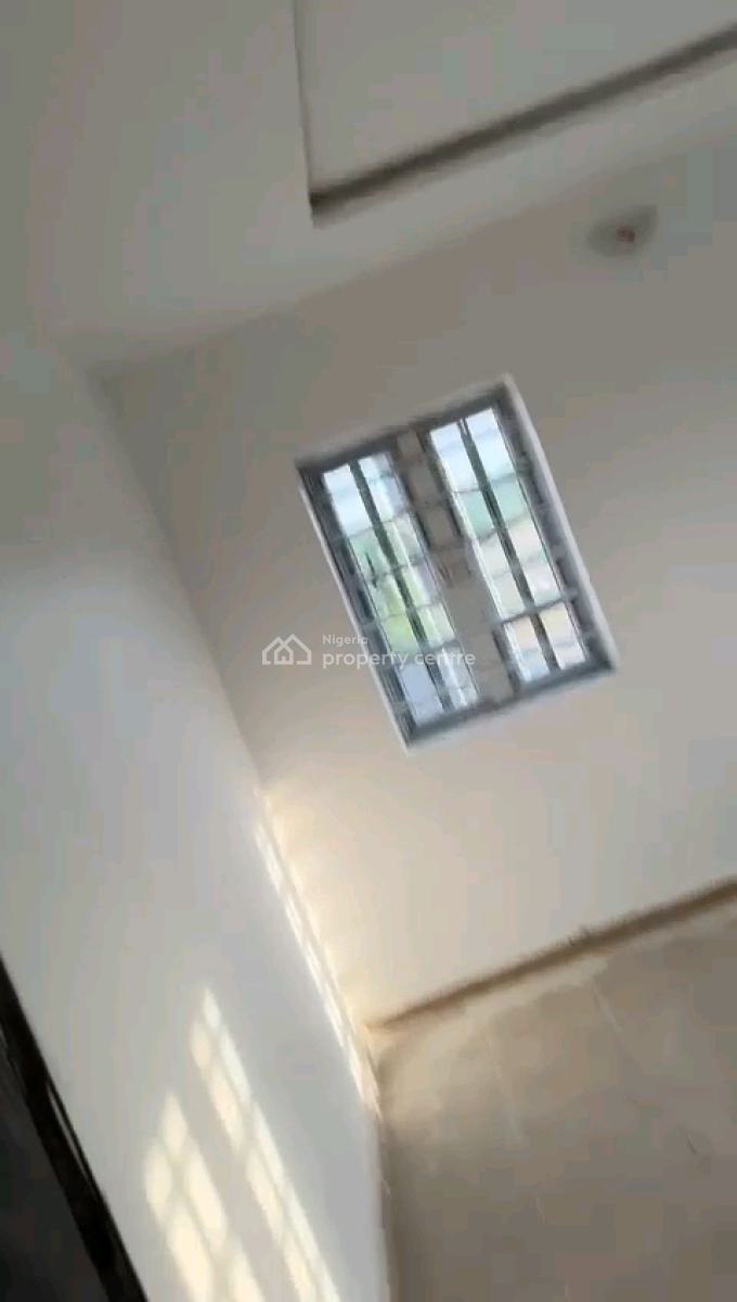 a Newly Built and Spacious 2bedroom Apartment (upstairs, Oloruntoyin Street, Oworonshoki, Shomolu, Lagos, Flat / Apartment for Rent