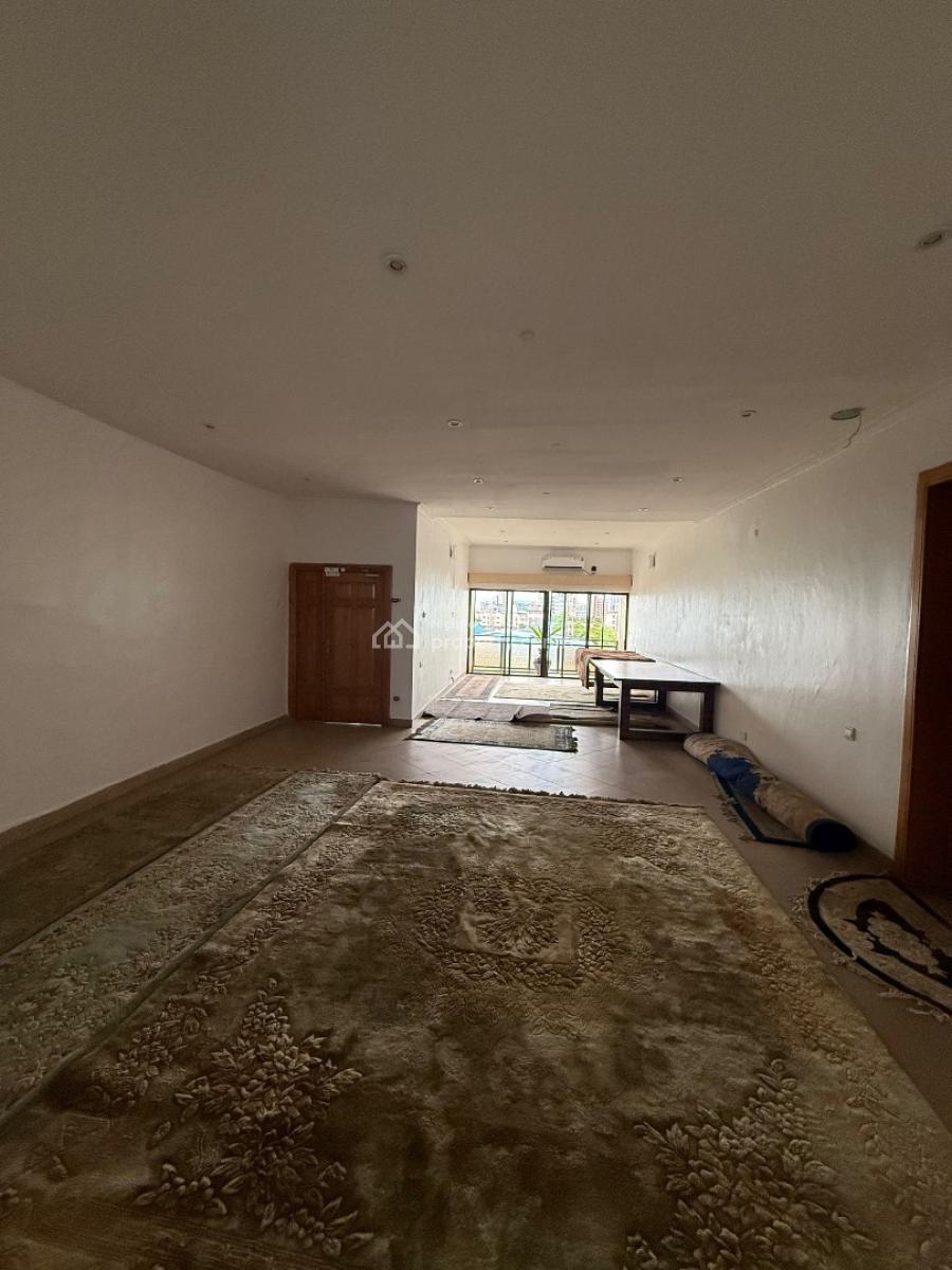Massive 3bedroom with Bq Situated on The Third Floor (no Lift) in a Pr, Victoria Island (vi), Lagos, Flat / Apartment for Rent