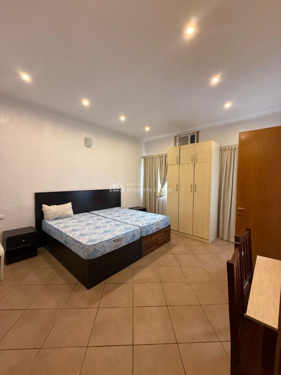 Massive 3bedroom with Bq Situated on The Third Floor (no Lift) in a Pr, Victoria Island (vi), Lagos, Flat / Apartment for Rent