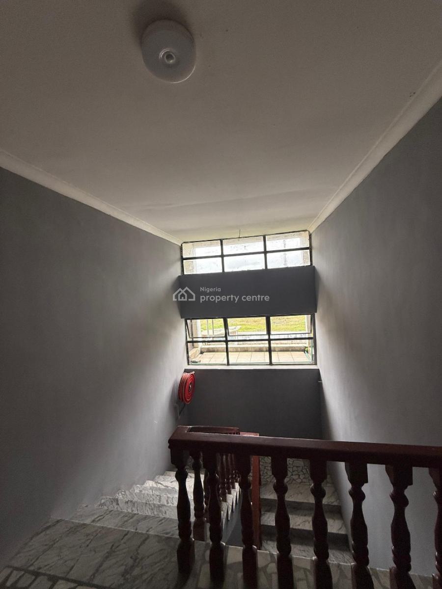 Massive 3bedroom with Bq Situated on The Third Floor (no Lift) in a Pr, Victoria Island (vi), Lagos, Flat / Apartment for Rent