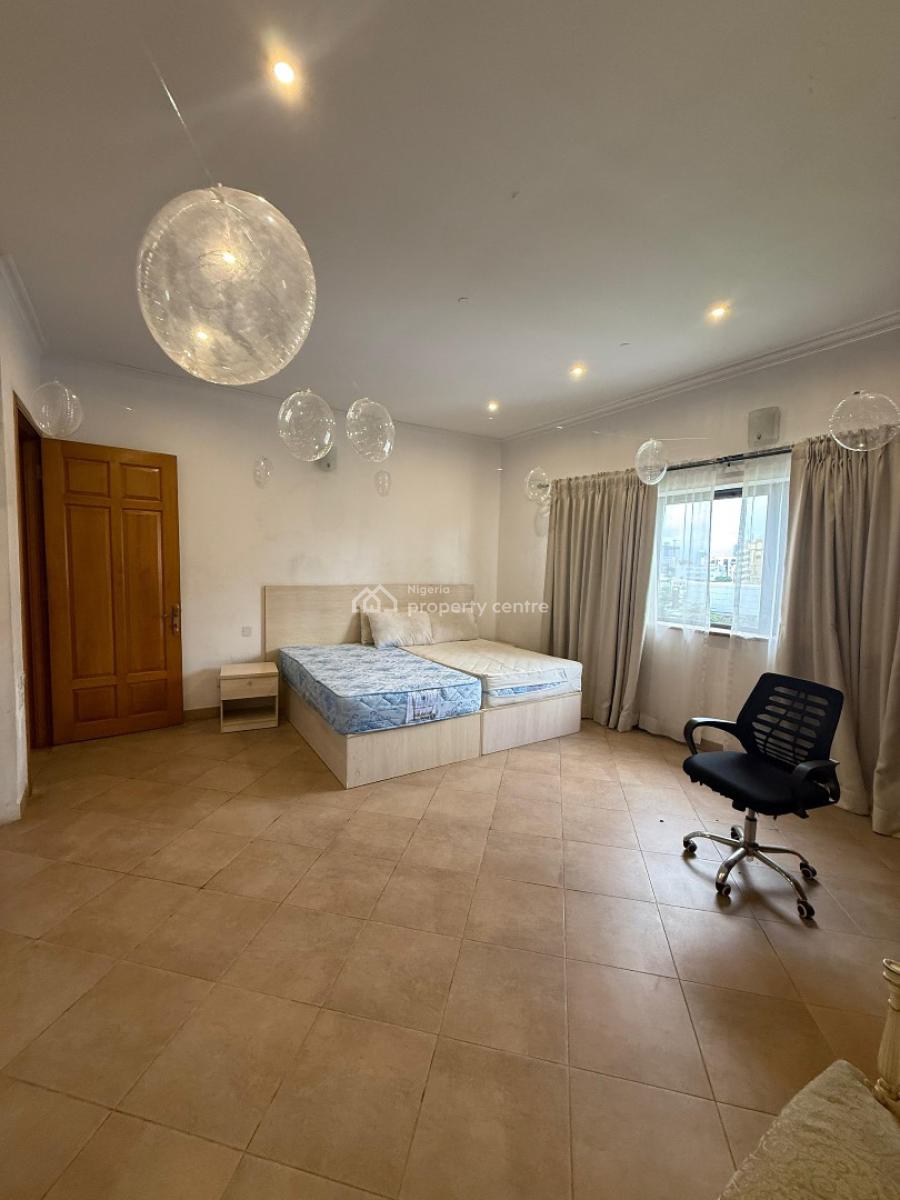 Massive 3bedroom with Bq Situated on The Third Floor (no Lift) in a Pr, Victoria Island (vi), Lagos, Flat / Apartment for Rent
