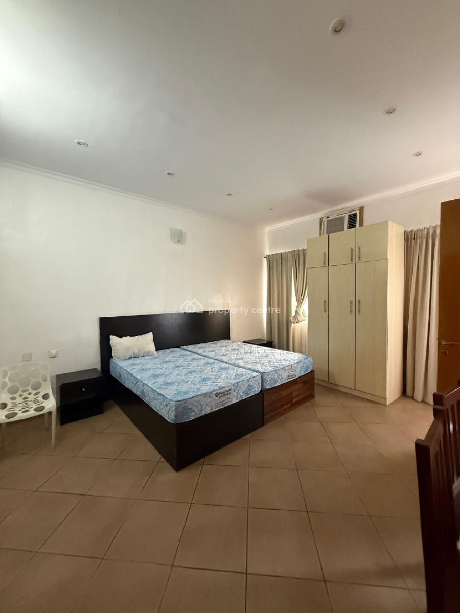 Massive 3bedroom with Bq Situated on The Third Floor (no Lift) in a Pr, Victoria Island (vi), Lagos, Flat / Apartment for Rent