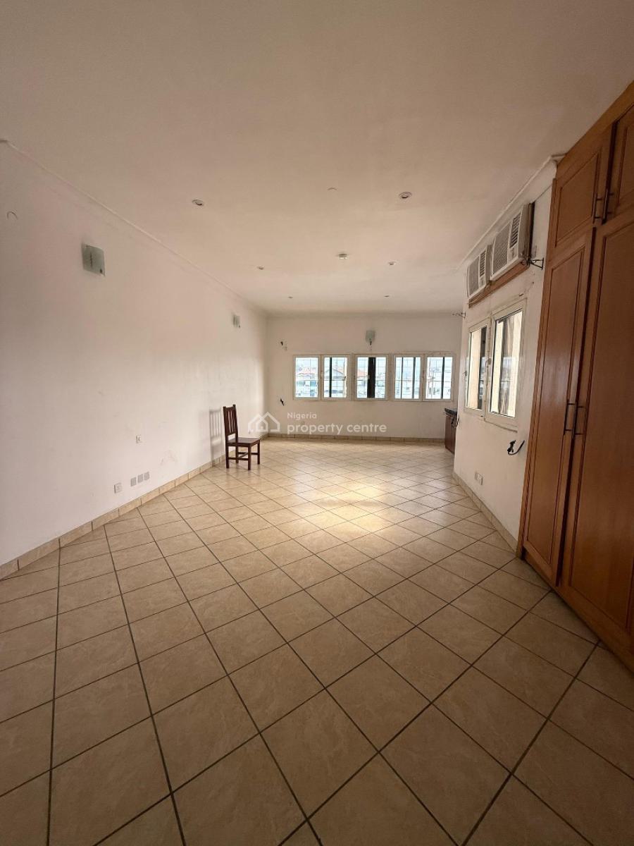 Massive 3bedroom with Bq Situated on The Third Floor (no Lift) in a Pr, Victoria Island (vi), Lagos, Flat / Apartment for Rent