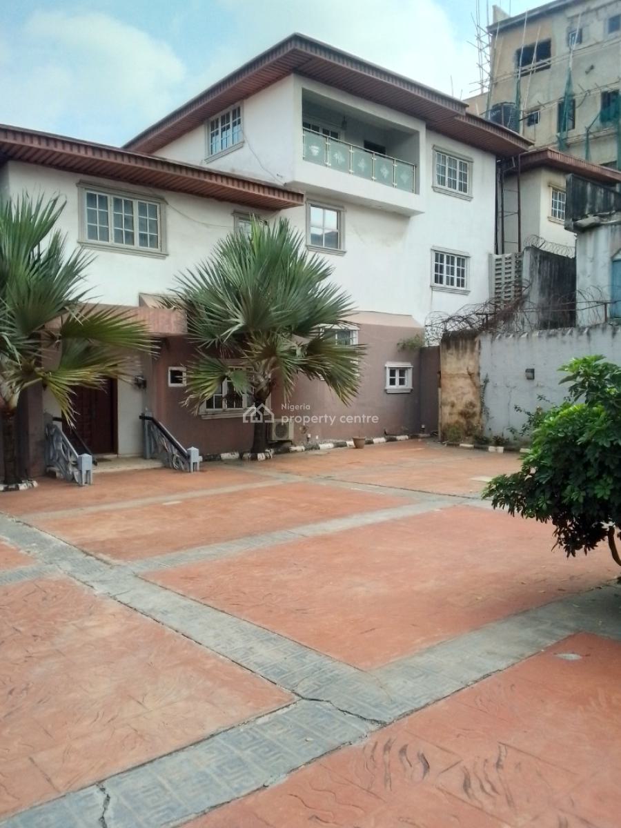a Detached House Sitting on 700sqm, Anthony, Maryland, Lagos, Detached Duplex for Sale