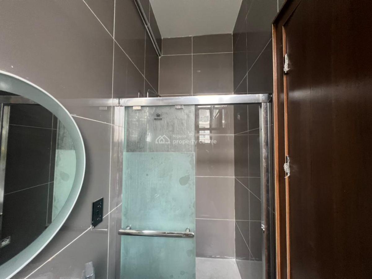 2 Bedroom Apartment, Lekki Phase 1, Lekki, Lagos, Flat / Apartment for Sale