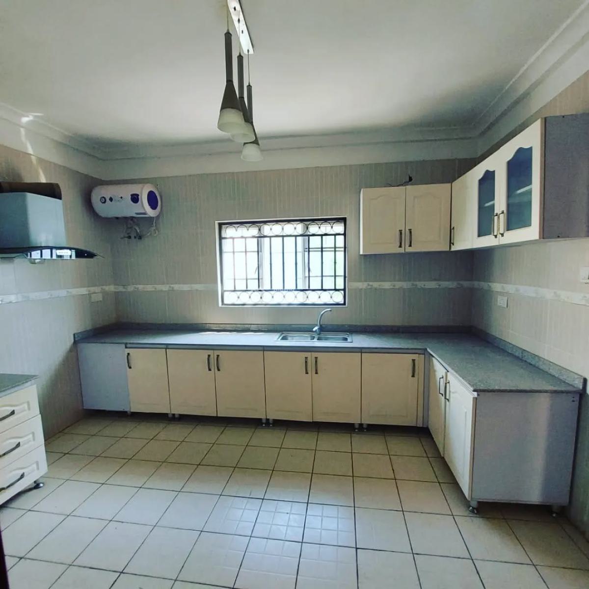 5 Bedrooms Semi-detached Duplex with Bq, Nelson Macpherson Street, Katampe, Abuja, Semi-detached Bungalow for Rent