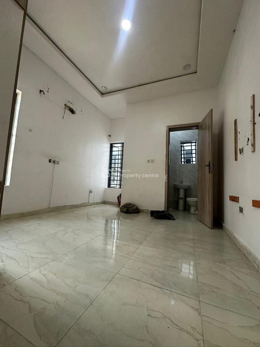 Semi Masters Bedroom, Ikota, Lekki, Lagos, Flat / Apartment for Rent