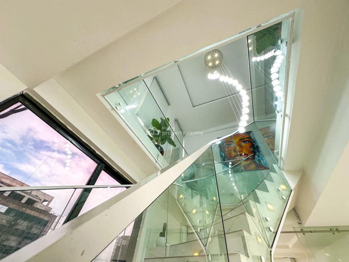 Luxurious & Spacious 3 Bedroom Penthouse, Lekki Phase 1, Lekki, Lagos, Flat / Apartment Short Let