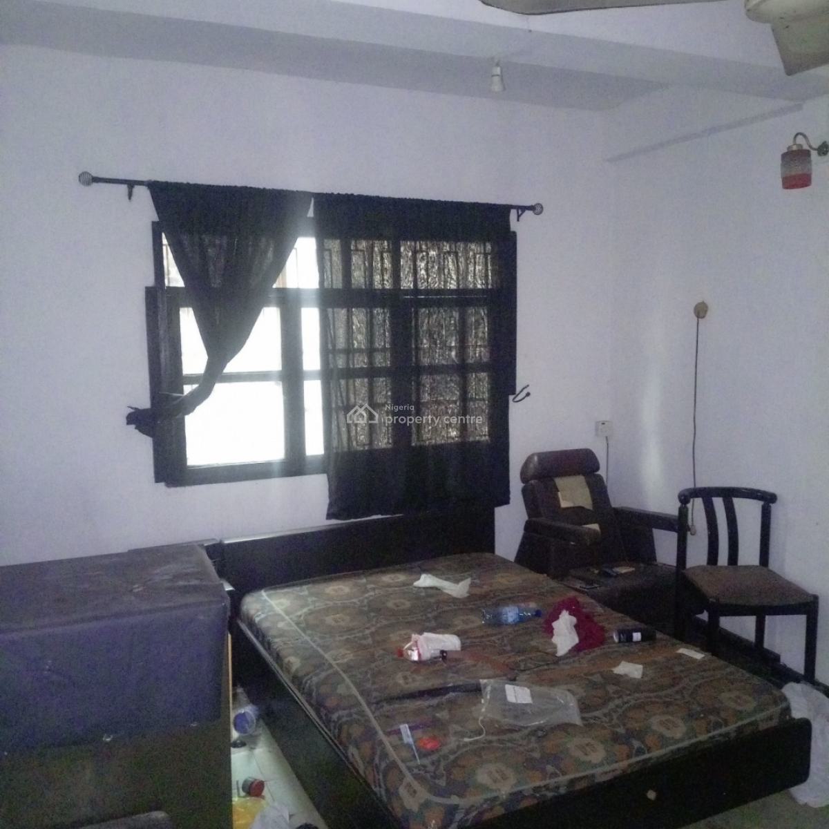 Nice and Spacious 2 Bedroom Flat Upstairs Office Space, Tejuosho, Yaba, Lagos, Flat / Apartment for Rent