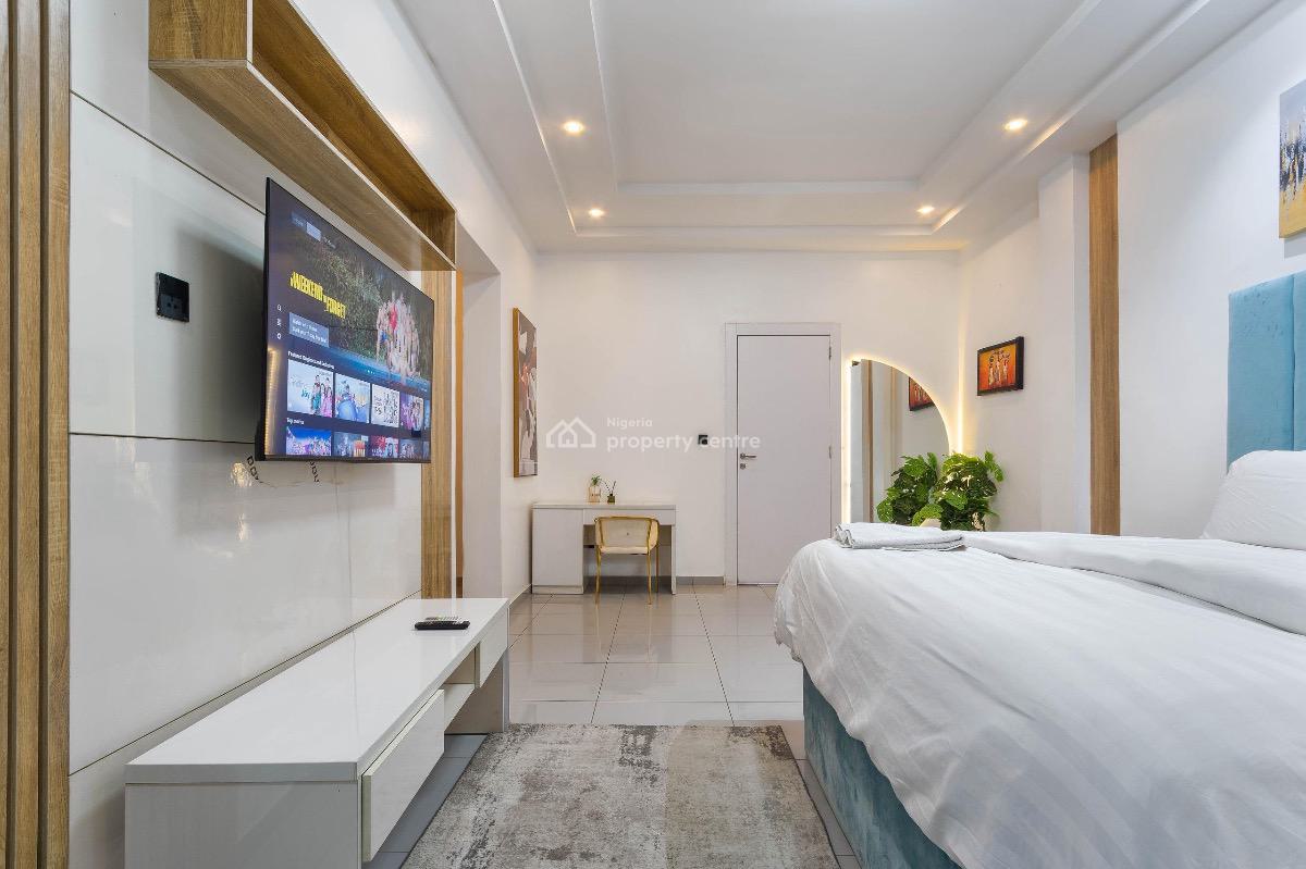 4 Bedroom Apartment, Lekki Phase 1, Lekki, Lagos, Flat / Apartment Short Let