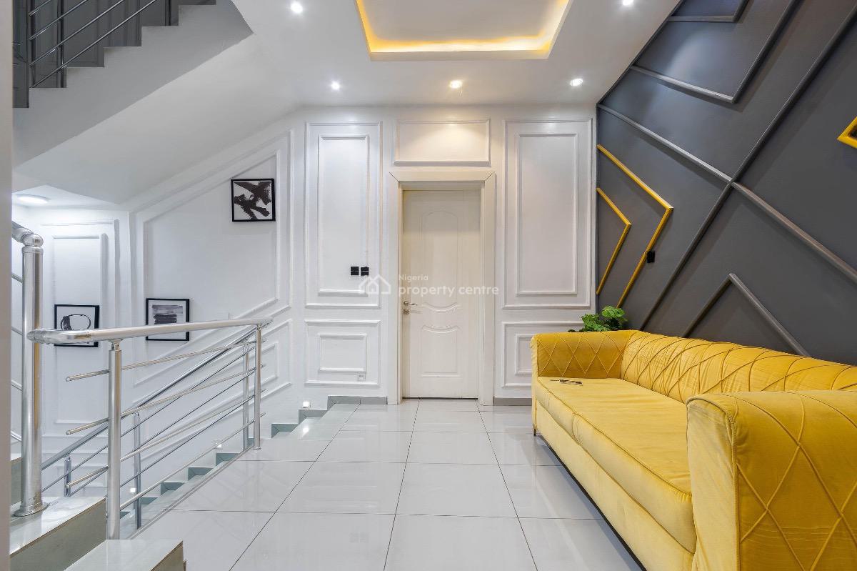 4 Bedroom Apartment, Lekki Phase 1, Lekki, Lagos, Flat / Apartment Short Let