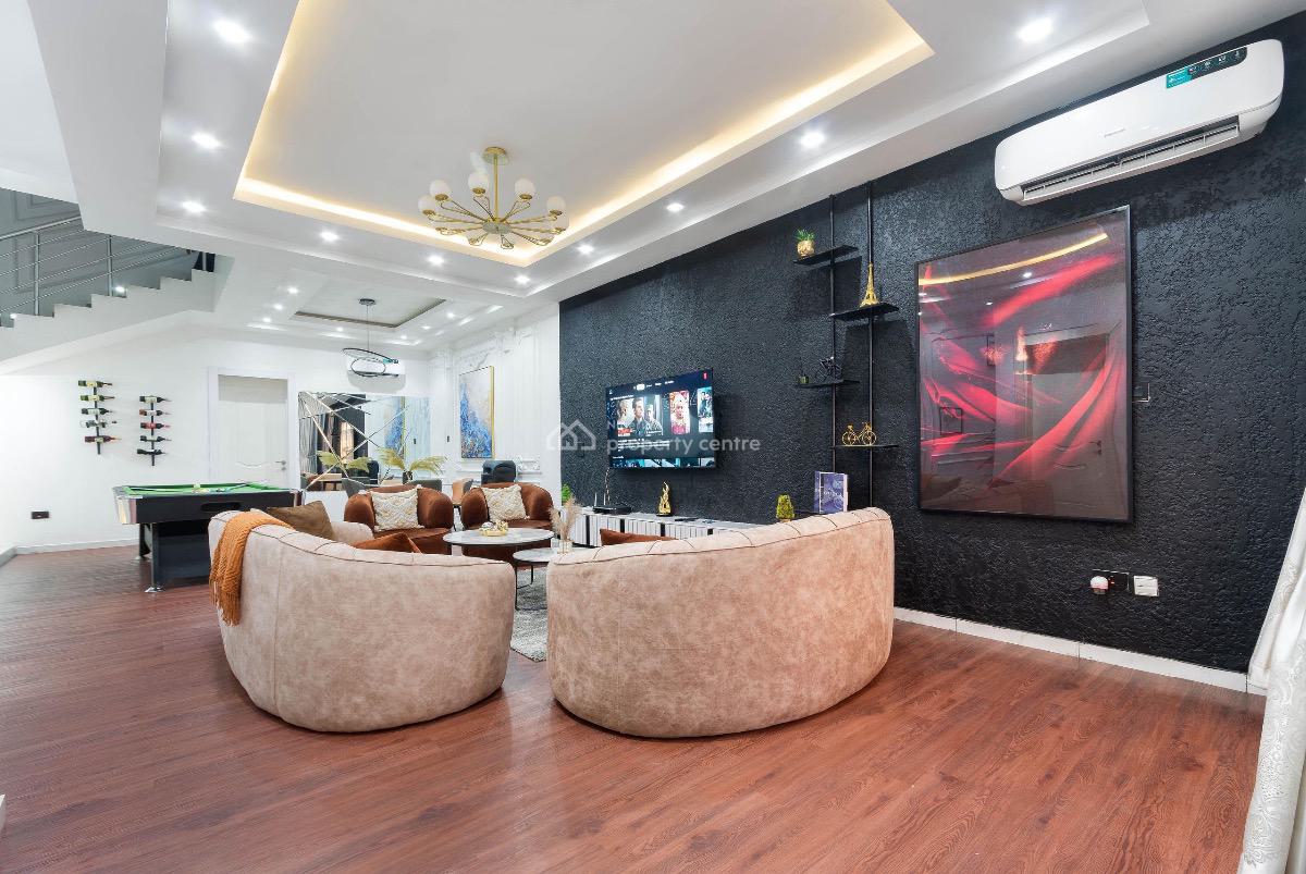 4 Bedroom Apartment, Lekki Phase 1, Lekki, Lagos, Flat / Apartment Short Let