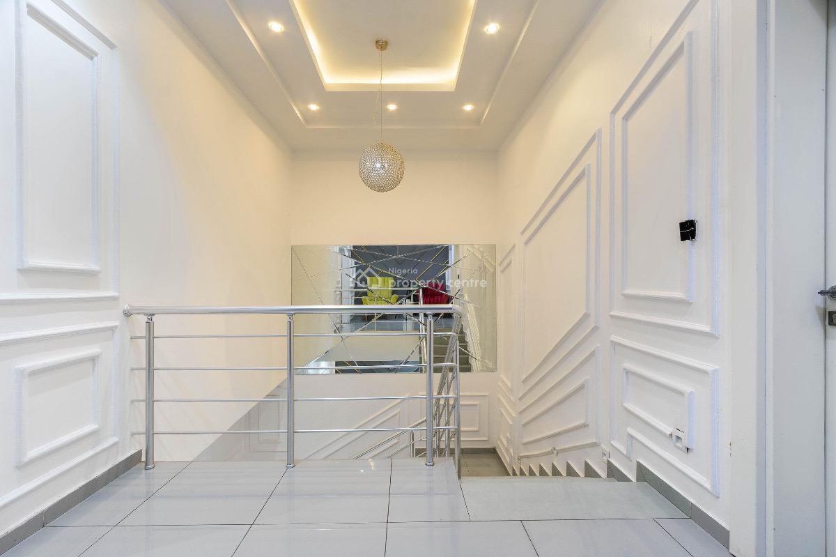 4 Bedroom Apartment, Lekki Phase 1, Lekki, Lagos, Flat / Apartment Short Let