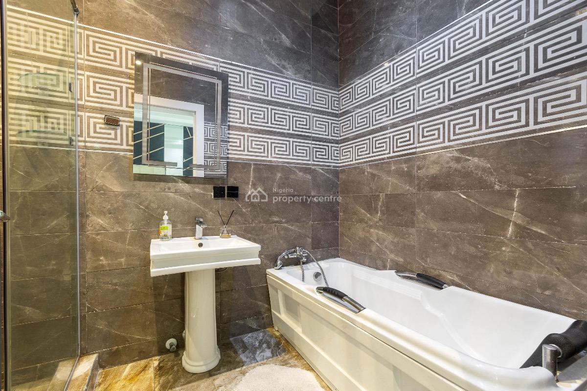 4 Bedroom Apartment, Lekki Phase 1, Lekki, Lagos, Flat / Apartment Short Let