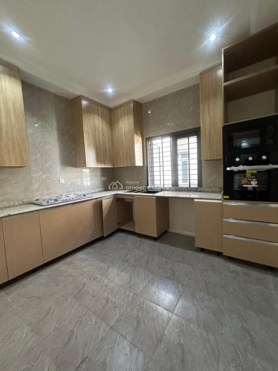 2 Bedrooms on The Ground Floor Is Available, Oniru, Victoria Island (vi), Lagos, Flat / Apartment for Rent
