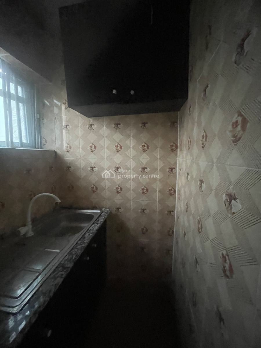Nice Self Contain with Balcony, Upstairs, Pay & Pack in, Okeira Nla, Ado, Ajah, Lagos, Flat / Apartment for Rent