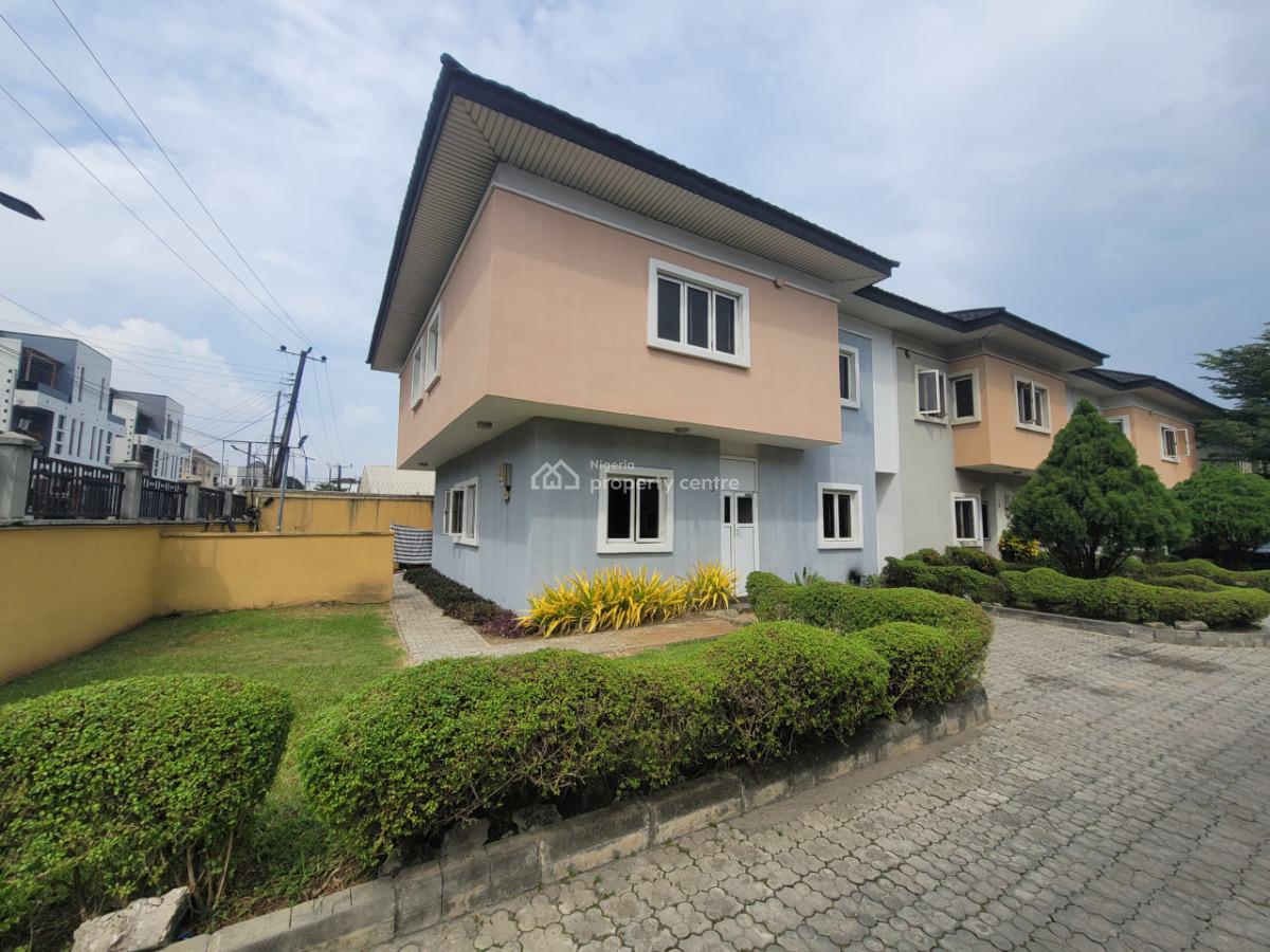 Serviced Well Maintained 4 Bedroom Terrace, By Shoprite Road, Osapa, Lekki, Lagos, Terraced Duplex for Rent