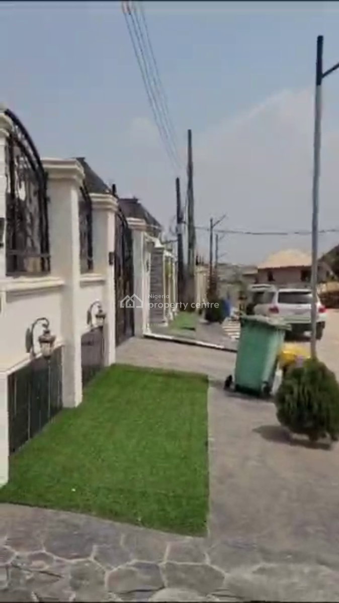 5 Bedroom Duplex + 2 Units of 2 Bedroom Flat, Ipaja, Lagos, Detached Duplex for Sale